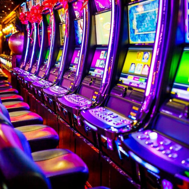 Телеканал казино как играть в монополию на картах