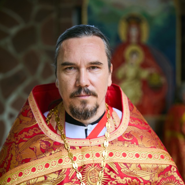 Свящ Максим Курленко