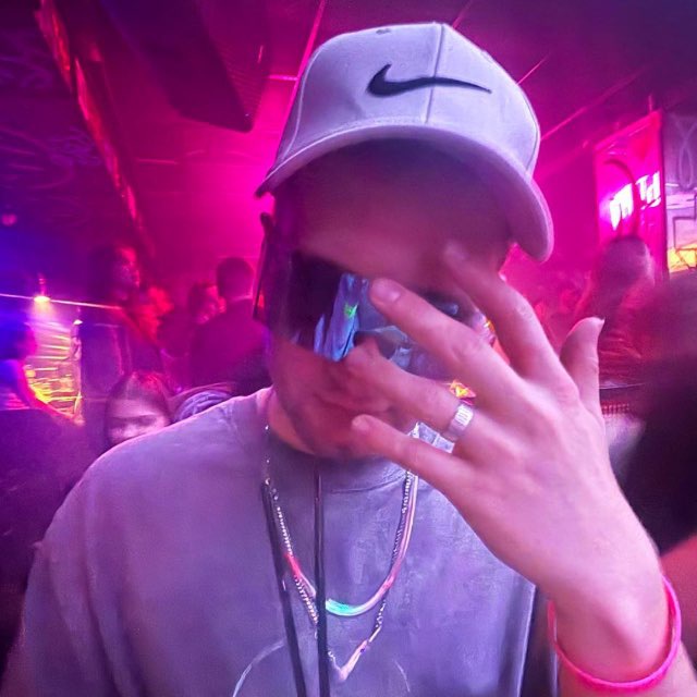 Insta.yarik️ ВЕЩАЕТ?