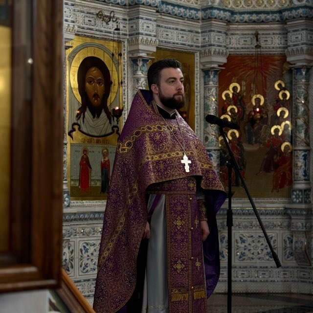 Priest Ravlik