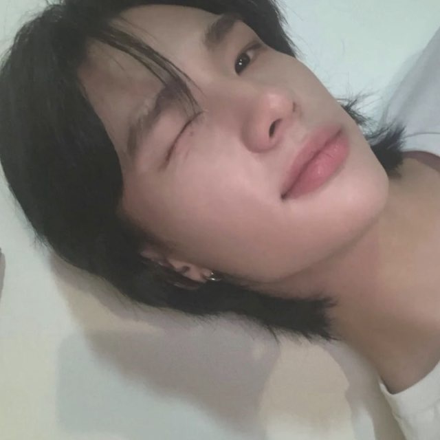 현진이??(Hyunjin’s bubble)
