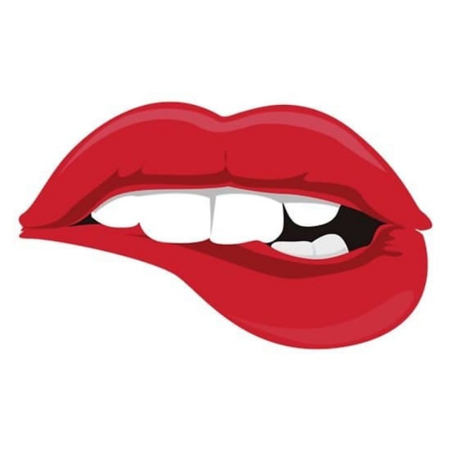 Rus porno videosi: Onasi katta kokraklari bilan oglini masxara qilmoqda