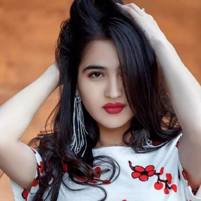 Rus pornosi: qiz dostini aldash