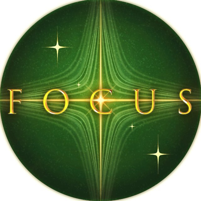 ° F O C U S °