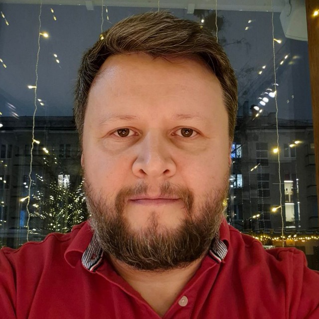 Еловский. Политика и управление