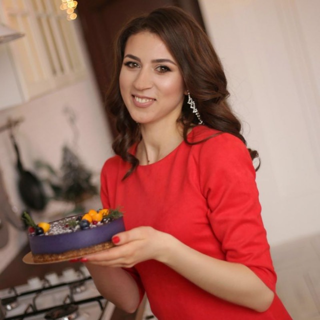 Маргарита Бузова. Обучение веган и raw десертам??